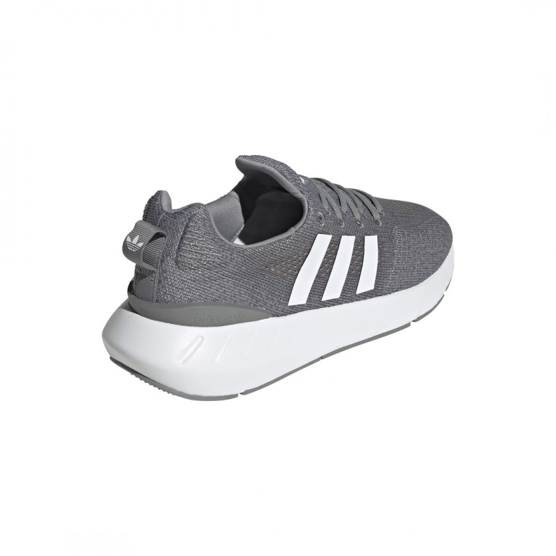 ADIDAS SWIFT RUN 22