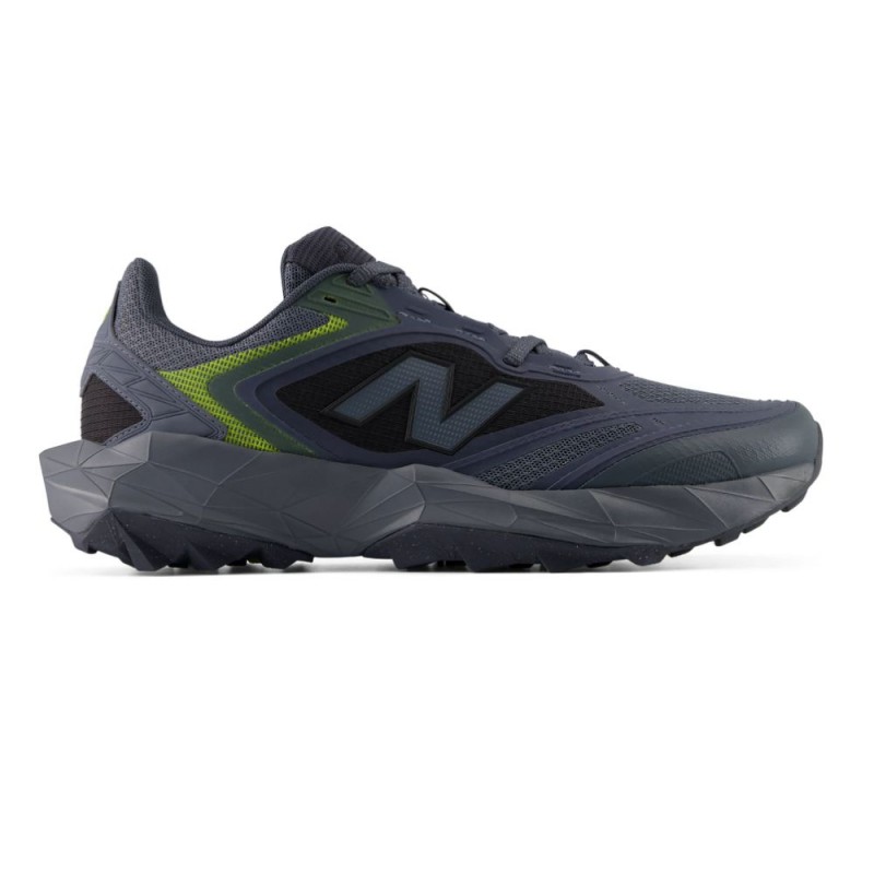 NEW BALANCE NB 2002R